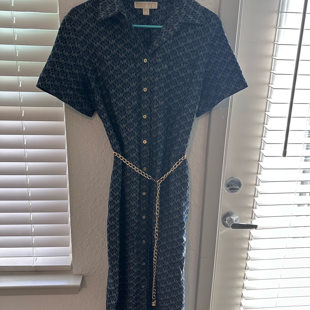 Michael Kors Elegant Navy Patterned Dress with Gold Chain Belt